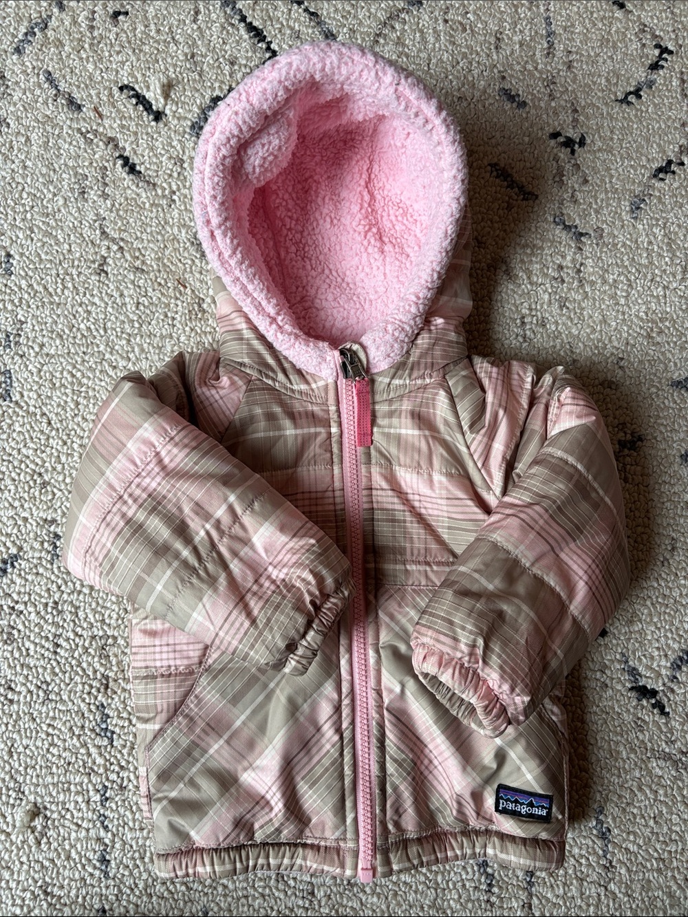 Patagonia reversible jacket 12/18 month